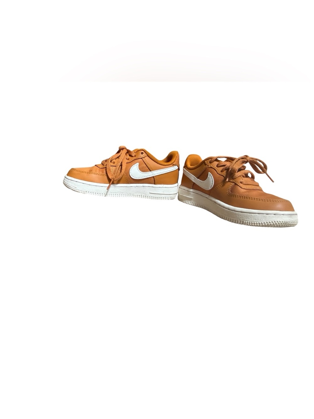 Nike Kids' Low Top Air Force 1 Sneakers in Texas Orange/White - Picture 2 of 4